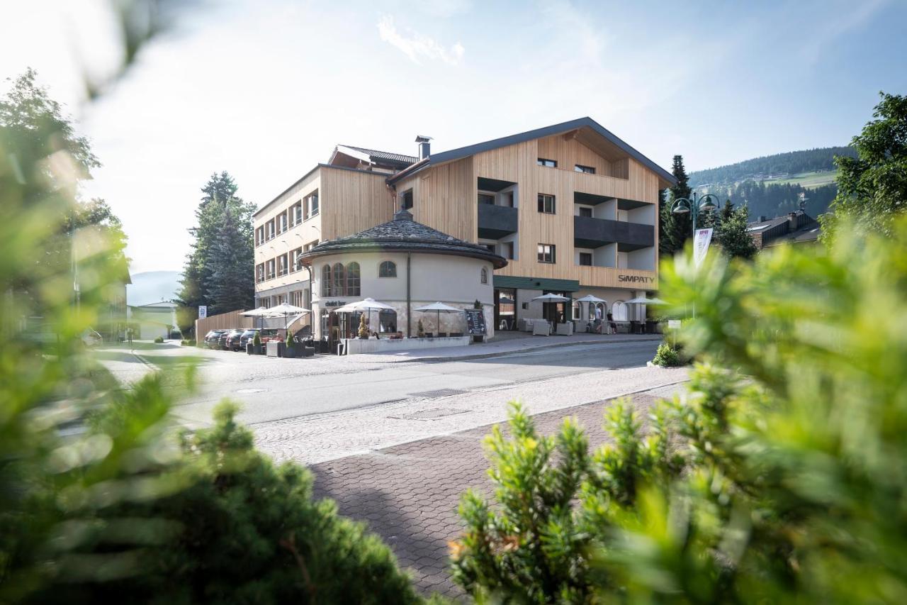 Hotel Simpaty Toblach Buitenkant foto